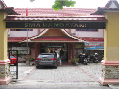 SMA Handayani