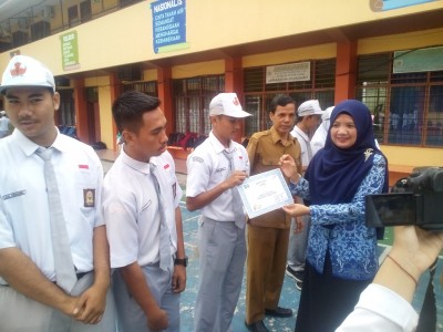 Penyerahan Piagam 