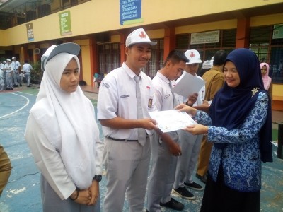 Penyerahan Piagam 